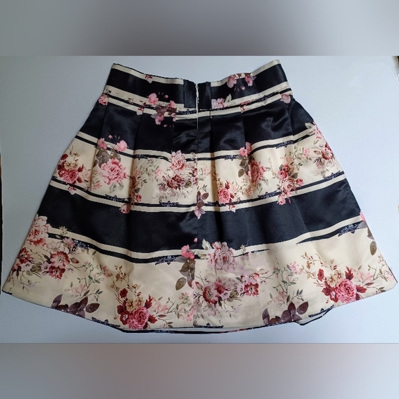 DOLCE&GABBANA Flare Mini Skirt - Picture 2 of 3